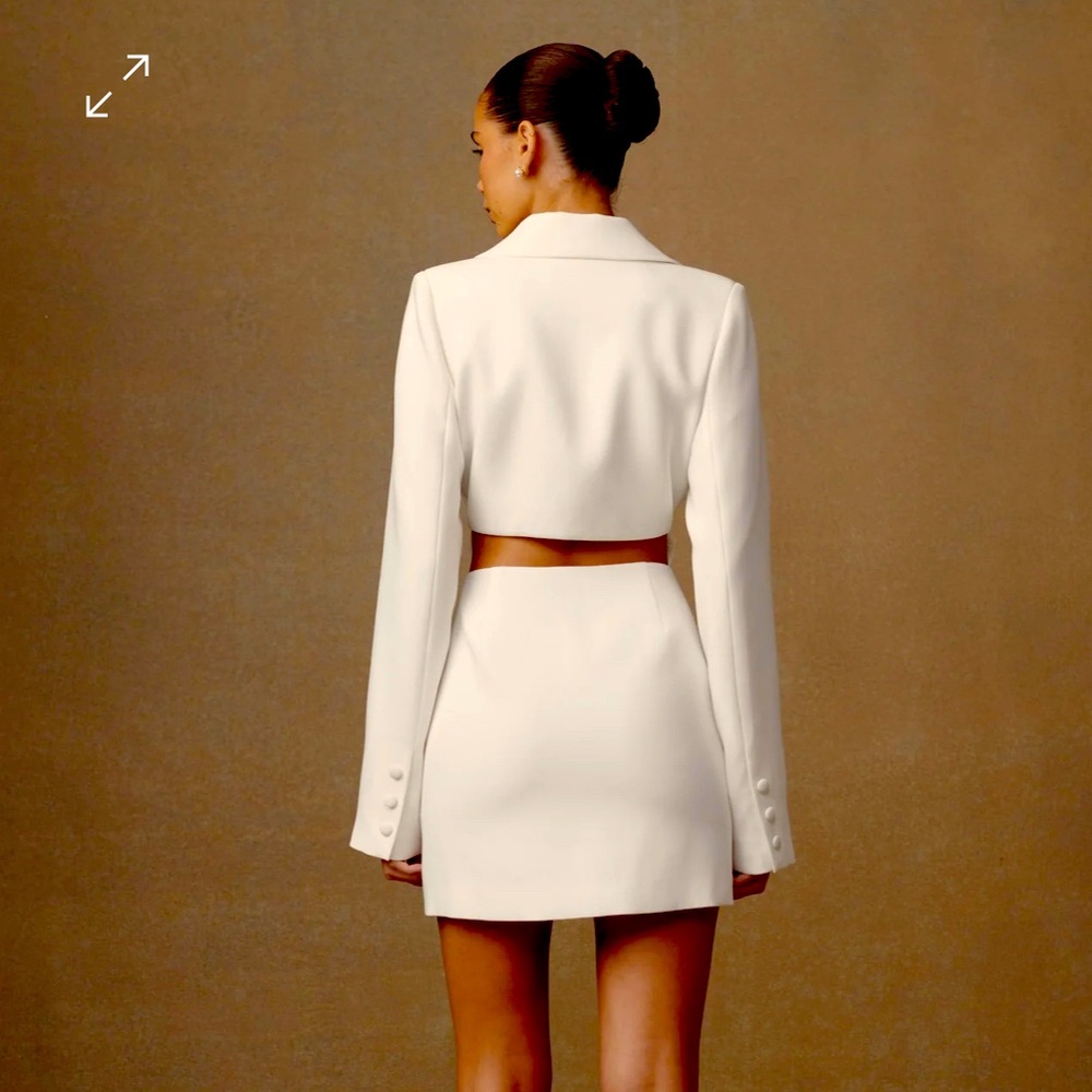 Trinity
Crepe Blazer Dress - White